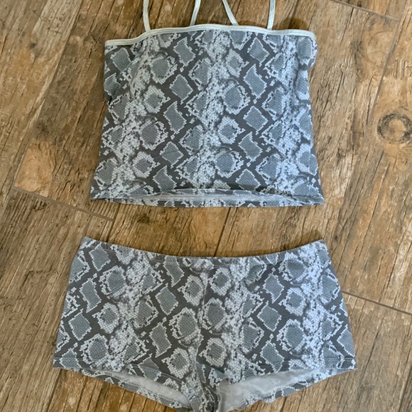 Victoria’s Secret Snakeskin Print Tank & Shorts - Picture 1 of 6